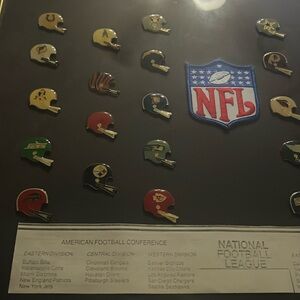 NFL VINTAGE pin set